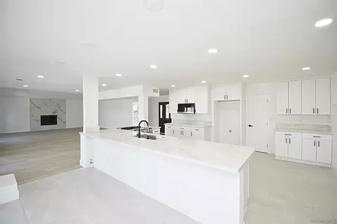 Kitchen - 614 Sneath Way, Alpine, CA 91901 photo 1 of 5