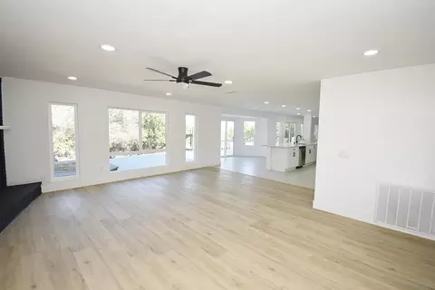 Living - 614 Sneath Way, Alpine, CA 91901 photo 10 of 13