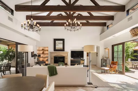 Living - 1040 Crest Dr, Encinitas, CA 92024 photo 3 of 6