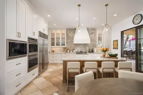 Kitchen - 1040 Crest Dr, Encinitas, CA 92024 photo 1 of 7