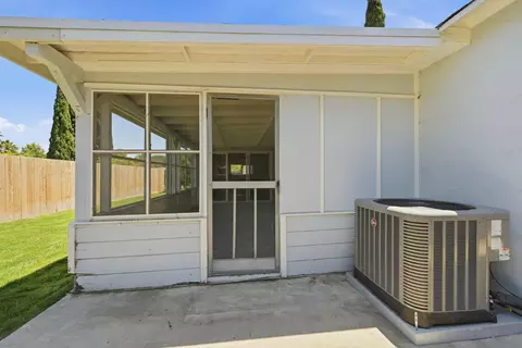Exterior - 13736 Woodgate Pl, Poway, CA 92064 photo 10 of 16