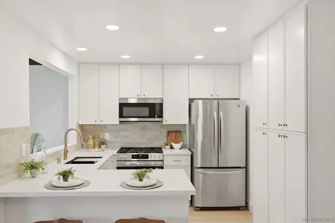 Kitchen - 13736 Woodgate Pl, Poway, CA 92064 photo 3 of 4