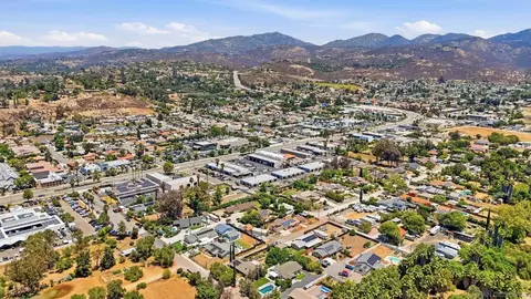 View/Area - 13736 Woodgate Pl, Poway, CA 92064 photo 4 of 9