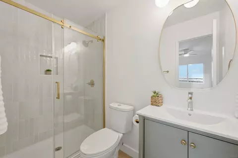 Bath - 13736 Woodgate Pl, Poway, CA 92064 photo 1 of 3