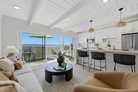 4013 Crown Pt #2, San Diego, CA 92109