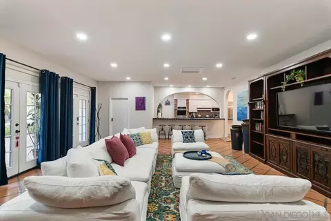 Living - 1005 Solymar Dr, La Jolla, CA 92037 photo 1 of 3