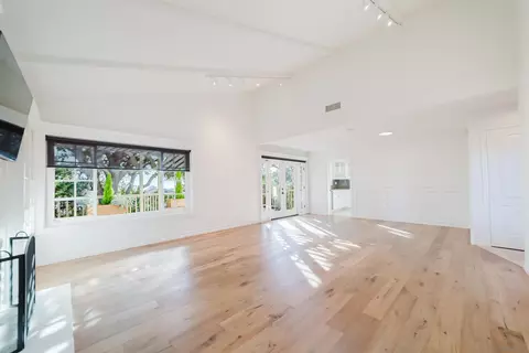 Living - 139 Sinaloa Ct, Solana Beach, CA 92075 photo 2 of 2