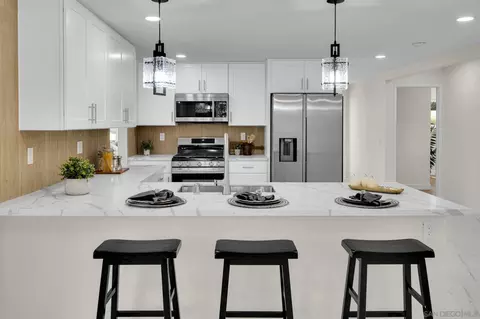 Kitchen - 4012 Via Rio Ave, Oceanside, CA 92057 photo 4 of 4