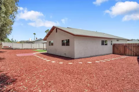 Exterior - 4012 Via Rio Ave, Oceanside, CA 92057 photo 5 of 7
