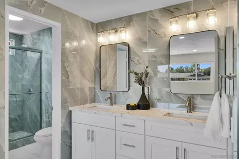 Bath - 4012 Via Rio Ave, Oceanside, CA 92057 photo 1 of 4