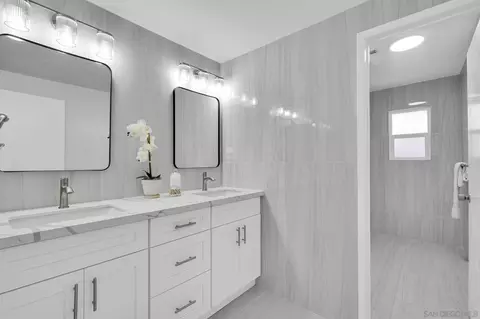 Bath - 4012 Via Rio Ave, Oceanside, CA 92057 photo 3 of 4