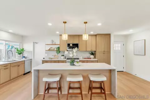 Kitchen - 10016 Bilteer Ct, Santee, CA 92071 photo 6 of 11