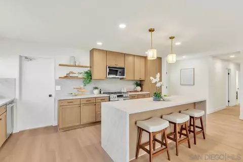 Kitchen - 10016 Bilteer Ct, Santee, CA 92071 photo 5 of 11