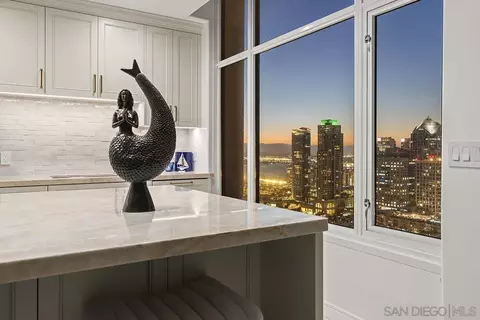 550 Front St #2802, San Diego, CA 92101