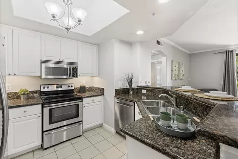 9293 Regents Rd #C108, La Jolla, CA 92037