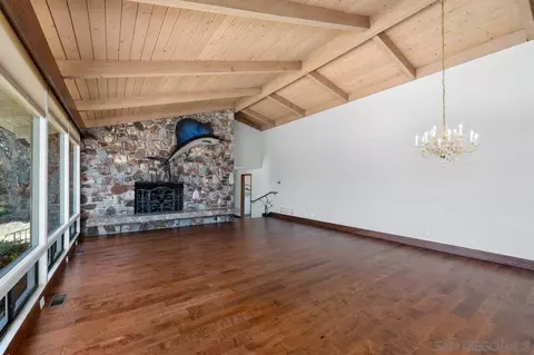 Living - 855 Muirlands Dr, La Jolla, CA 92037 photo 2 of 10
