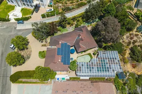 View/Area - 855 Muirlands Dr, La Jolla, CA 92037 photo 2 of 8