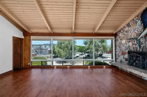 Living - 855 Muirlands Dr, La Jolla, CA 92037 photo 7 of 10