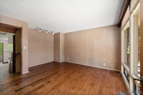 Living - 855 Muirlands Dr, La Jolla, CA 92037 photo 5 of 10