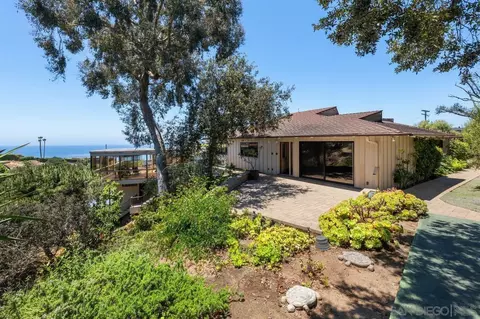 Exterior - 855 Muirlands Dr, La Jolla, CA 92037 photo 9 of 12