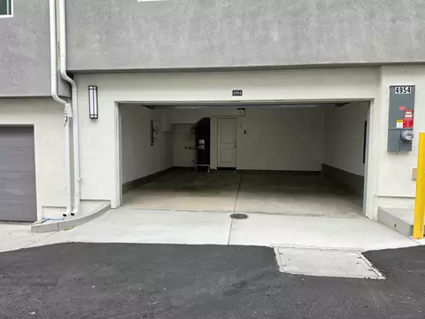 451 Creekside Cir, San Diego, CA 92114