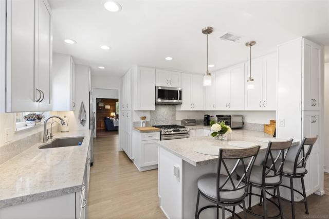 6935 Batista St, San Diego, CA 92111
