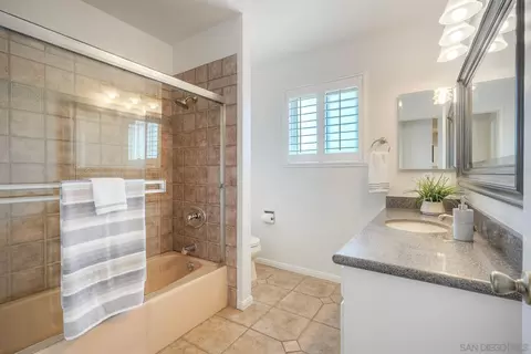 Bath - 16239 Daza Dr, Ramona, CA 92065 photo 1 of 5