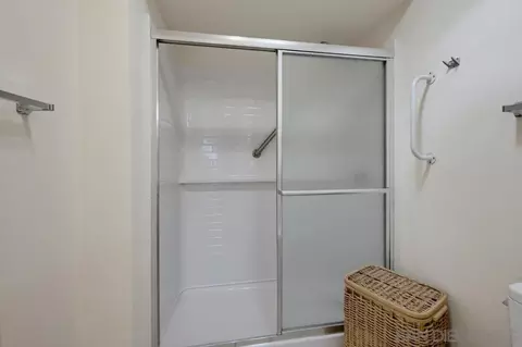 Bath - 17814 Villamoura Dr, Poway, CA 92064 photo 2 of 3