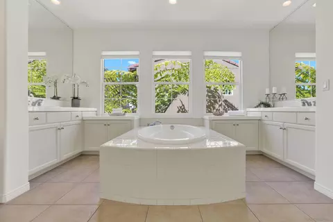 Bath - 7455 Capstan, Carlsbad, CA 92011 photo 7 of 8