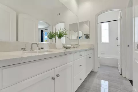Bath - 7455 Capstan, Carlsbad, CA 92011 photo 3 of 8