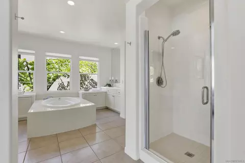 Bath - 7455 Capstan, Carlsbad, CA 92011 photo 6 of 8