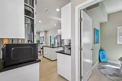 Entry Way - 838 C Ave, Coronado, CA 92118 photo 3 of 5