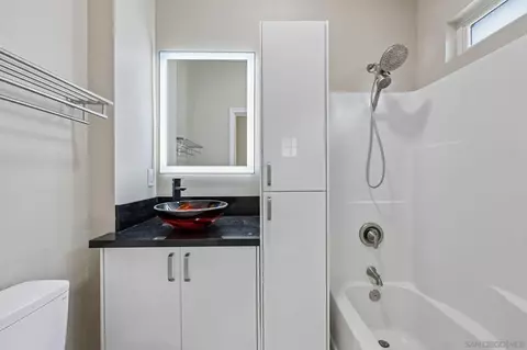 Bath - 838 C Ave, Coronado, CA 92118 photo 6 of 9