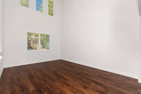 Living - 9936 Leavesly Trl, Santee, CA 92071 photo 2 of 4