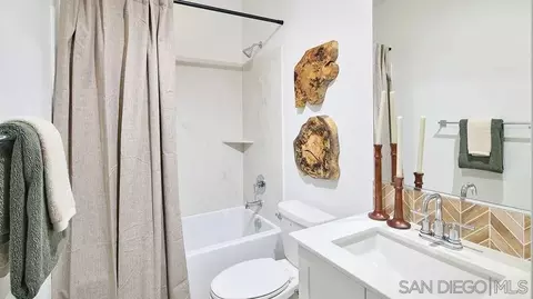 Bath - 262 Reid Way, Oceanside, CA 92057 photo 3 of 4