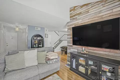 1721 Maxwell #B, Corona, CA 92881 photo 3