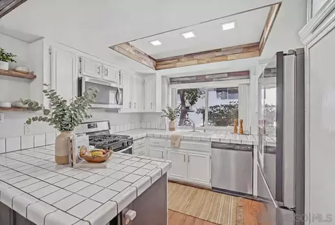 1721 Maxwell #B, Corona, CA 92881 photo 6
