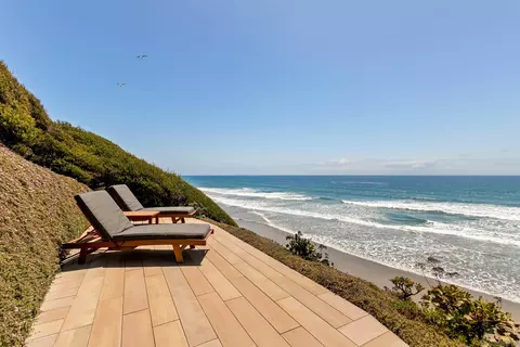 Exterior - 1230 Neptune Ave, Encinitas, CA 92024 photo 6 of 10