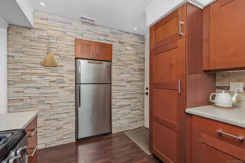 Kitchen - 4411 Kittiwake Way, Oceanside, CA 92057 photo 3 of 4
