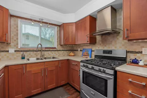 Kitchen - 4411 Kittiwake Way, Oceanside, CA 92057 photo 2 of 4