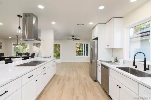 10314 Oak Ranch Ln, Escondido, CA 92026 photo 8