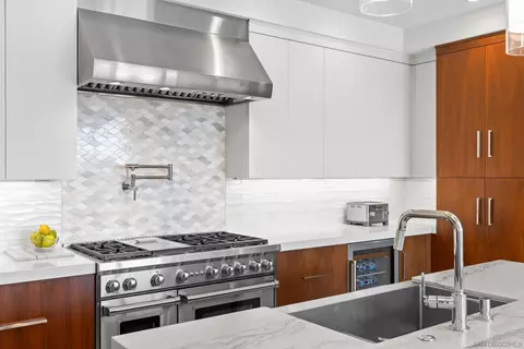 Kitchen - 13673 Recuerdo Dr, Del Mar, CA 92014 photo 3 of 7