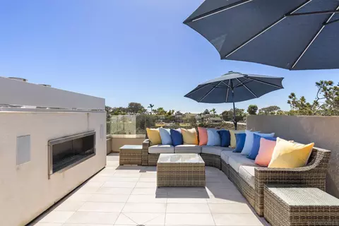 Exterior - 13673 Recuerdo Dr, Del Mar, CA 92014 photo 5 of 7