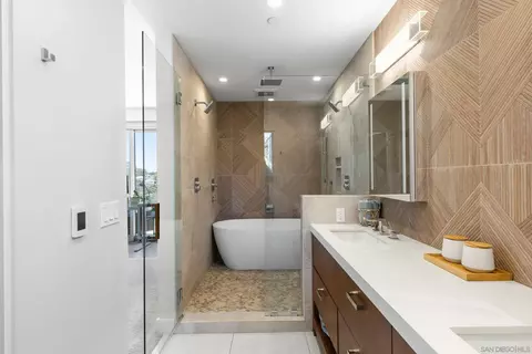 Bath - 13673 Recuerdo Dr, Del Mar, CA 92014 photo 6 of 6