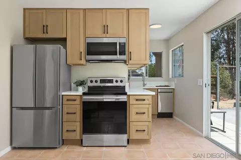 974 Via Hillview, Fallbrook, CA 92028 photo 4