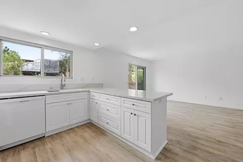 155 Rosebay Dr #40, Encinitas, CA 92024 photo 2