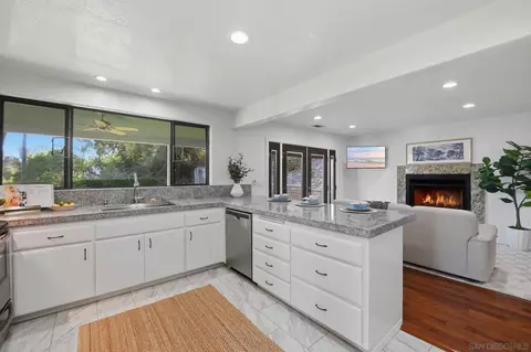 Kitchen - 4165 Manchester Ave, Encinitas, CA 92024 photo 4 of 4
