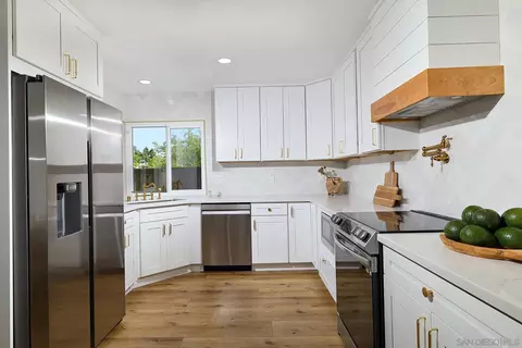 Kitchen - 2031 Shadytree Ln, Encinitas, CA 92024 photo 1 of 2