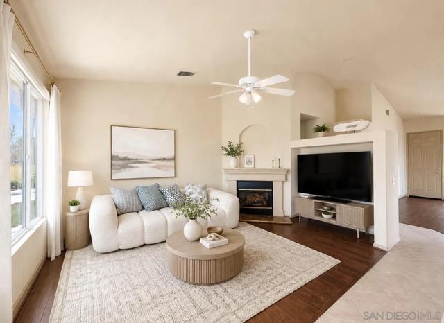 1992 Ridge Way Gln, Escondido, CA 92029