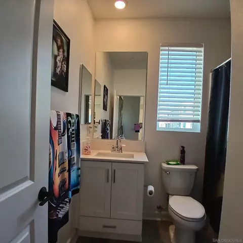 Bath - 2430 Cascalote Loop, San Diego, CA 92154 photo 3 of 4